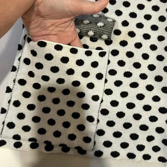 Moth White with Black Dots Sweater with Front Flap Pockets Size Medium - Picture 4 of 5